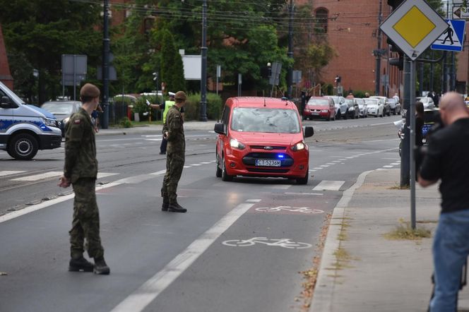 Pożar dachu budowanego budynku straży pożarnej. Zdjęcia z miejsca zdarzenia