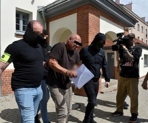 W szalonym rajdzie rozjeżdżał ludzi i niszczył auta. Zbigniew W. płakał jak bóbr