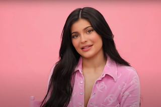 Rutyna makijażowa Kylie Jenner! Jak maluje się popularna gwiazda? [WIDEO]