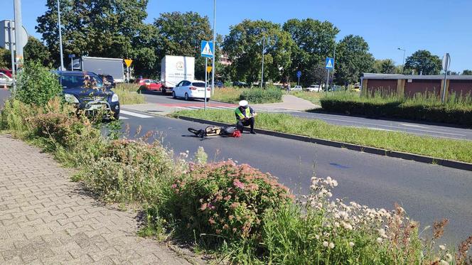 Wypadek dwóch pojazdów na ulicy Dekana w Lesznie 