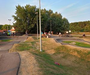 Tor rowerowy pumptrack nad zalewem Muchawka w Siedlcach oddany do użytku!