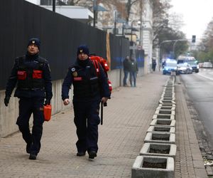 Zamknięta ulica w centrum Warszawy. Tajemnicze ćwiczenia, chodzi o ambasadę.