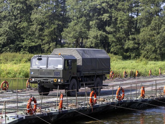Ćwiczenia Żelazny Obrońca 25. Wojskowa przeprawa przez Narew pod Łomżą