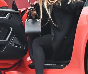 Ewa Chodakowska elegancka i niebezpieczna