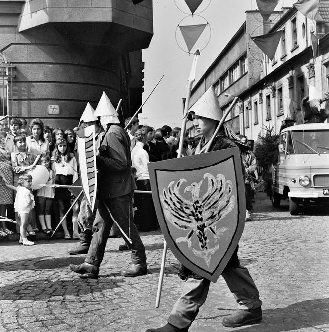 Pochód gwarkowski w latach 60. i 70.  Ale stroje! 