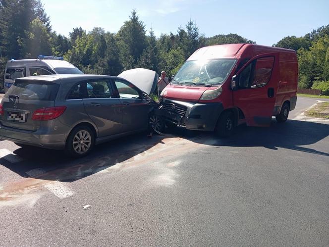 ​Jedna osoba w szpitalu po wypadku w Krzyżowcu niedaleko Leszna