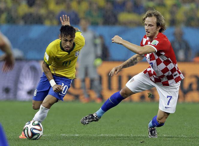 Neymar i Ivan Rakitić, Brazylia - Chorwacja
