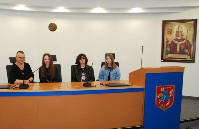 Debaty siedleckiej młodzieży ze szkół podstawowych i średnich odbyły się w ramach kampanii profilaktycznej Widzę Rozmawiam Reaguję 2025