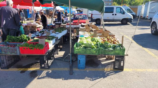 Drożyzna na olsztyńskim targu. Za kilogram truskawek zapłacimy nawet 40 zł! [ZDJĘCIA]