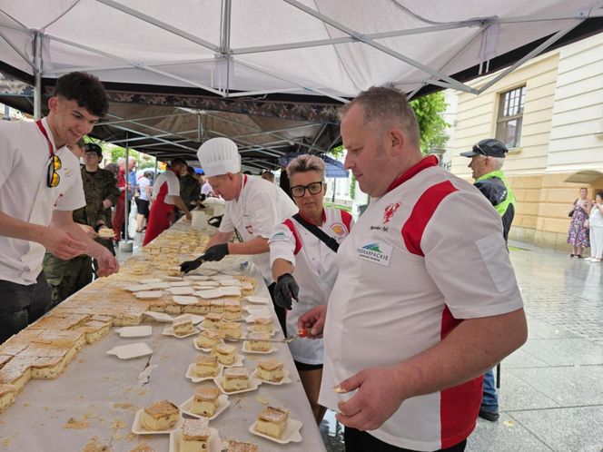 Rzeszów Najdłuższa Kremówka w Polsce