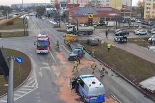 Poważny wypadek na al. Wojska Polskiego w Bydgoszczy. Są duże utrudnienia w ruchu 