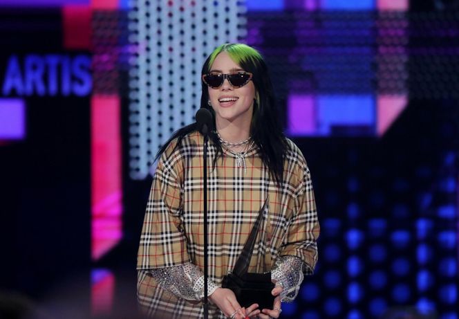 Billie Eilish nagrodzona tytułem Artystki Roku 2024 w konkursie Apple Music!