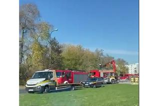 Wypadek w Dolince Służewieckiej - samochód wpadł do kanału