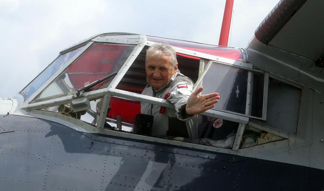 Odlot załogi Romualda Koperskiego na trasie Warszawa - Tokio - Warszawa 