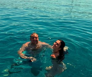 Roksana Węgiel i Kevin Mglej z dzieckiem na wakacjach