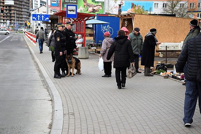 Białystok: Strażnicy kontrolują nielegalnych sprzedawców