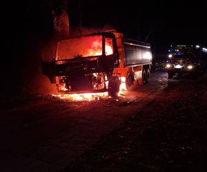 Ciężarówka płonęła jak pochodnia! Droga była zablokowana