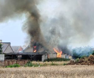 Duże straty po pożarze stodoły w Krzepielowie niedaleko Sławy [ZDJĘCIA]