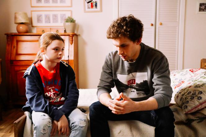 Na Wspólnej, odc. 3279: Junior Jaruś (Jan Leśniewski), Jarek (Wojciech Rotowski)