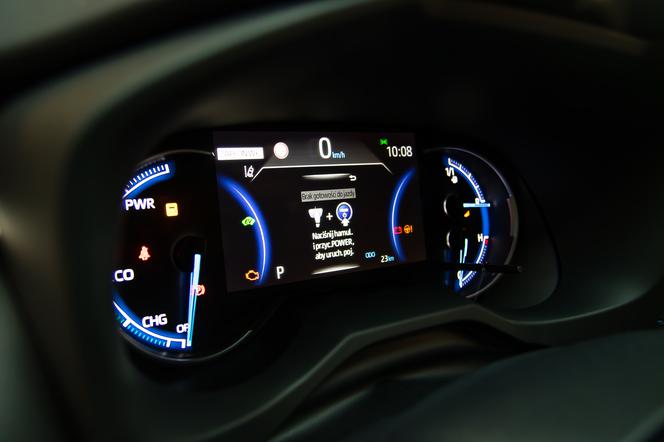 2019 Toyota RAV4 Hybrid - wnętrze piątej generacji SUV-a