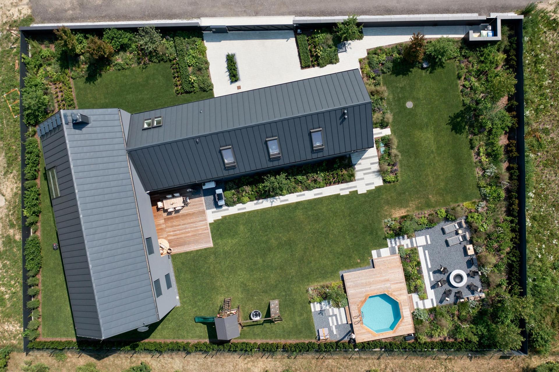 Szary dom w Świerczyńcu koło Tychów