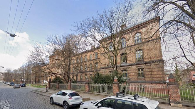 Najstraszniejszy budynek we Wrocławiu według AI