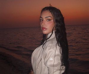 Narzeczona Cristiano Ronaldo w skąpym stroju biegała po plaży