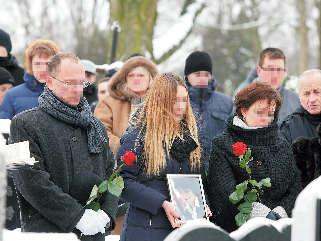 Tłumy pożegnały bohatera