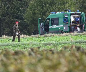 Służby pracują w Choinach w pow. świdnickim. Znaleziono tam szczątki rakiety