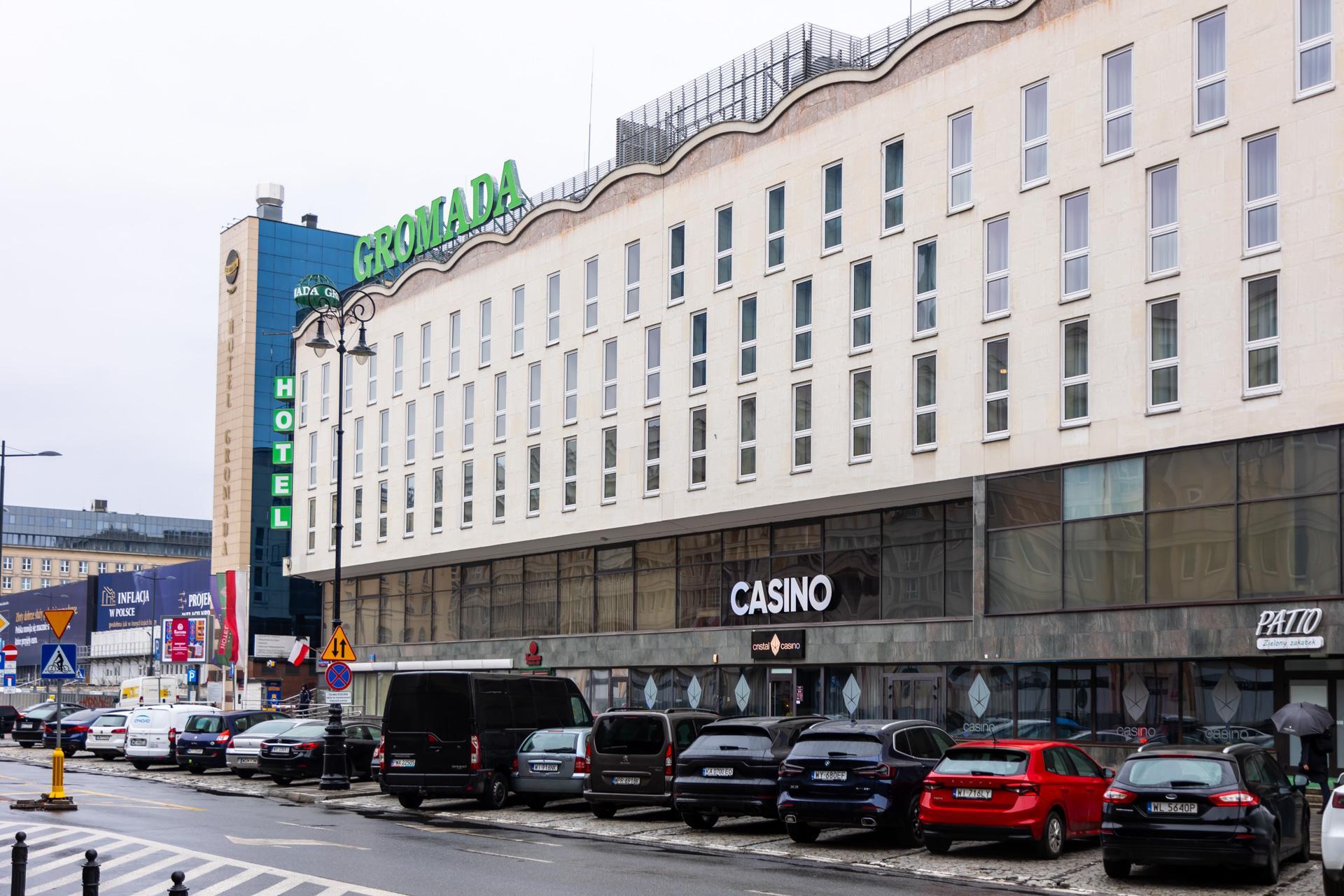 Mozaiki Rechowiczów w warszawskim Domu Chłopa - zobacz zdjęcia. Dziś mieści się tu Hotel Gromada