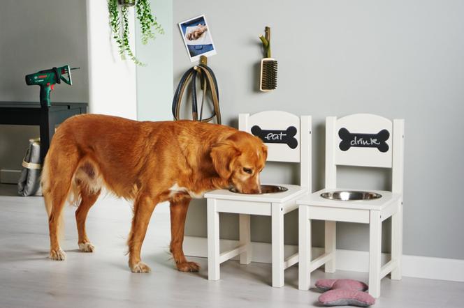 Zrób to sam: Stojaki na miski dla psa z krzeseł