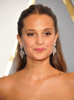 Alicia Vikander