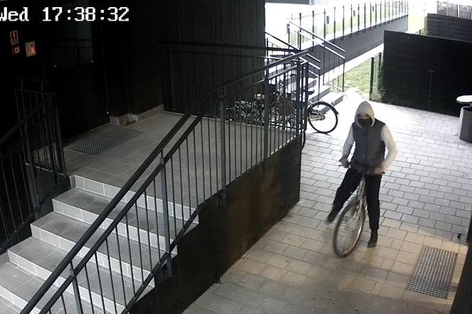 Łódź: BEZCZELNI złodzieje ukradli dwa rowery. Kojarzycie ich?