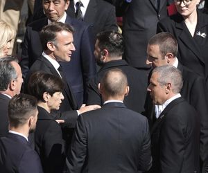 Trump i Zełenski złamali zasady na pogrzebie Franciszka