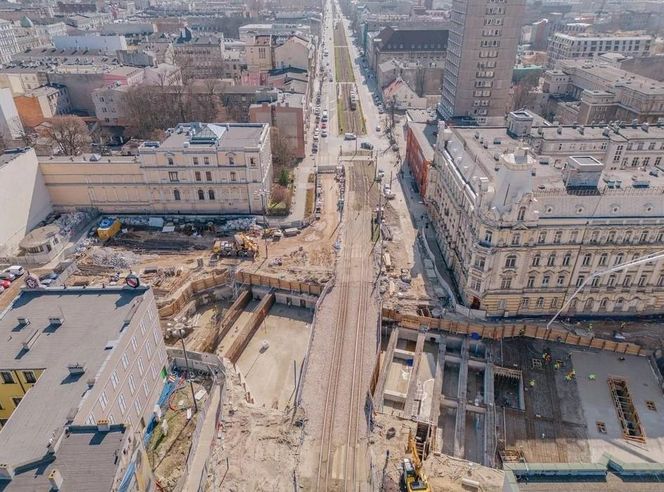 Budowa tunelu kolejowego i przystanku Śródmieście w Łodzi (marzec 2025)