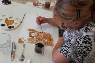 Warsztaty malowania kawą w Stoku Lackim - galeria zdjęć