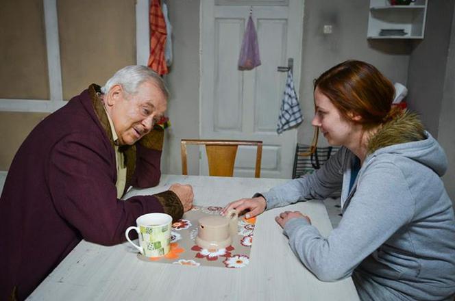 Dziewczyny ze Lwowa odc. 7. Henryk (Marian Dziędziel), Swieta (Anna Maria Buczek)