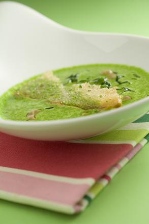 Zupa krem z bobu - przepis na pyszną zieloną zupę