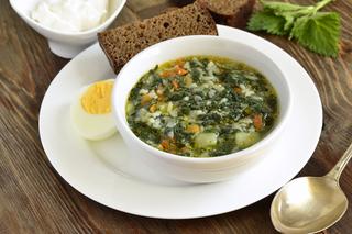 Zupa pokrzywowa - przepis na zupę z pokrzyw i kaszy