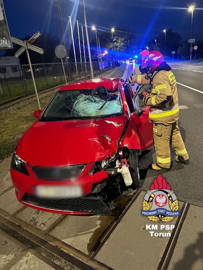 Śmiertelny wypadek na Szosie Bydgoskiej w Toruniu. Pieszy zginął na pasach