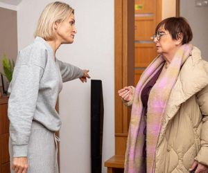 Na sygnale, odc. 696. Beata (Justyna Sieniawska),  Wiesława Góra (Krystyna Tkacz)