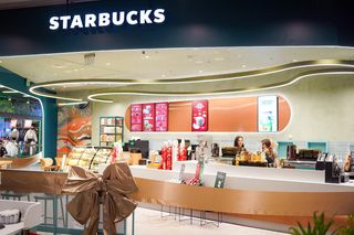 Znana sieć kawiarni szykuje niespodzianki dla klientów