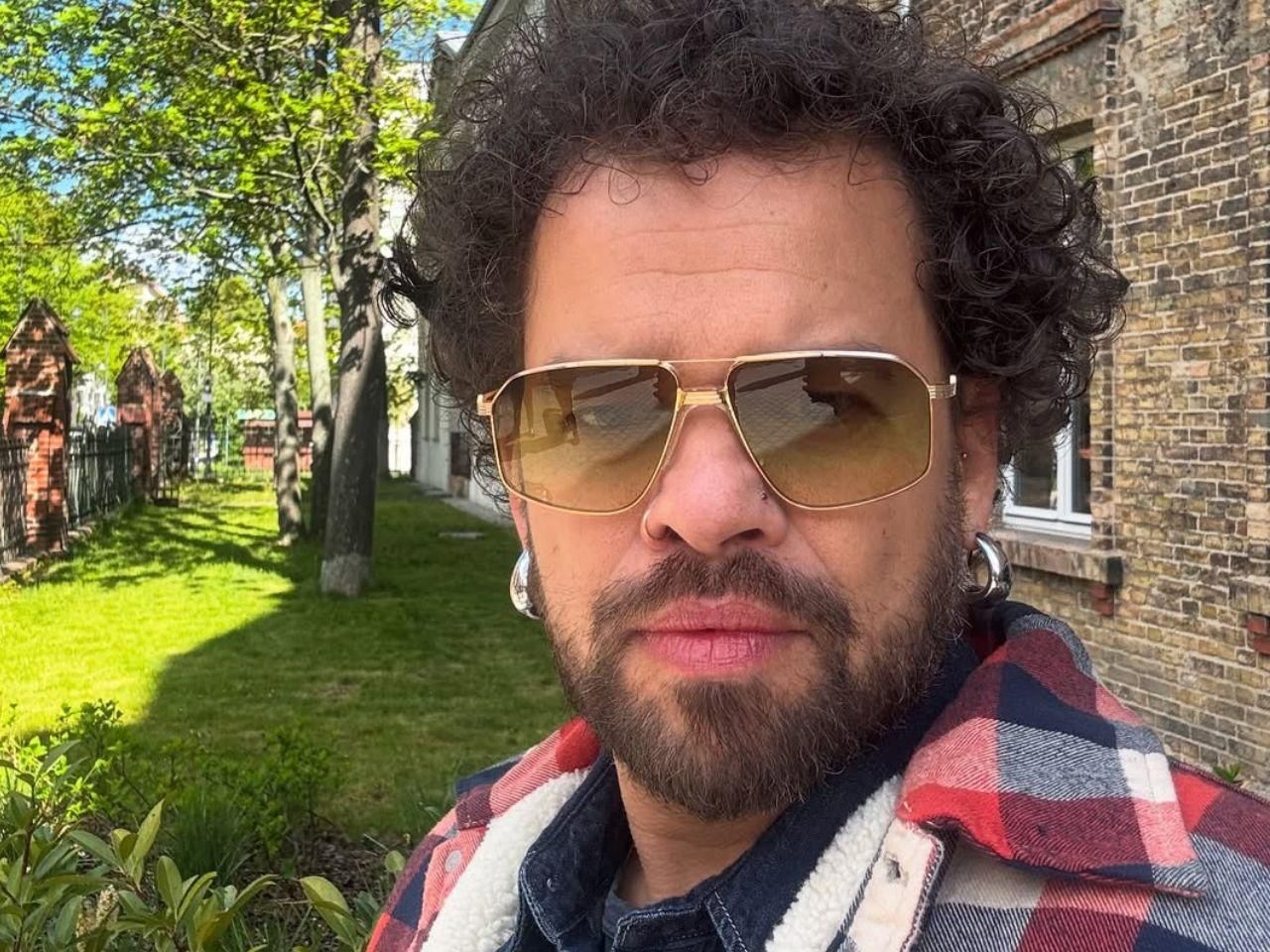 Michał Piróg wrzucił zdjęcie z dzieckiem. W sieci burza o całowanie ...