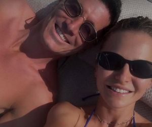 Robert Lewandowski z żoną na rajskich wakacjach. Reprezentacja Polski haruje, a kapitan plażuje