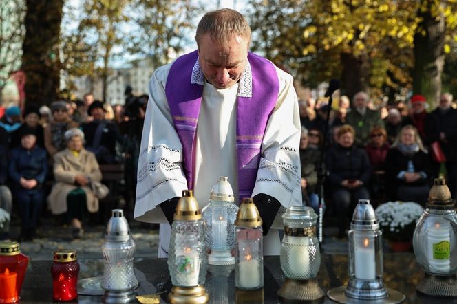 Cmentarze w Polsce 1 listopada