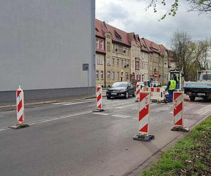 Utrudnienia na ulicy Śniadeckich w Lesznie 