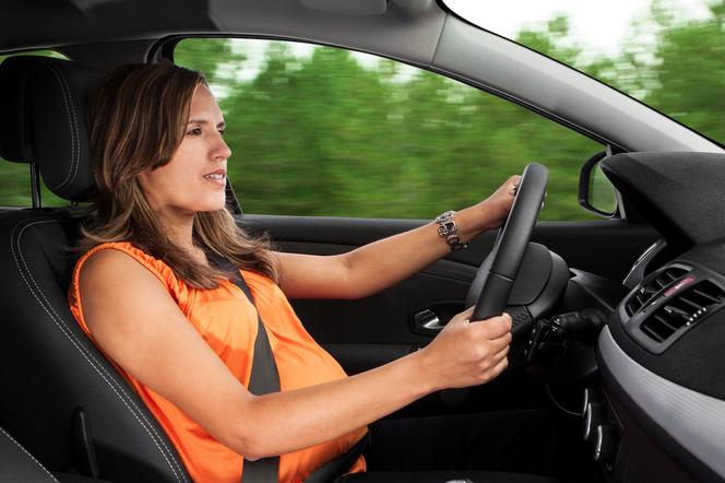 Jazda samochodem w ciąży - wszystko o bezpiecznym prowadzeniu samochodu