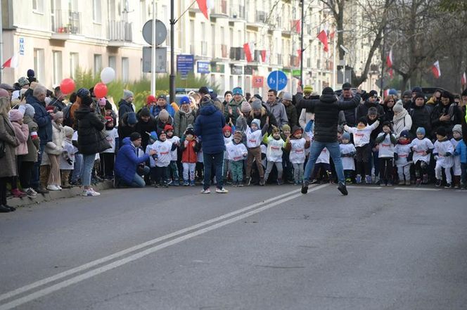 Mali i duzi pobiegli dla Polski! Druga edycja Ulicznych Biegów Niepodległości