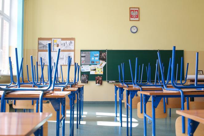 Nauczanie zdalne powraca do szkół. Nauczyciele i rodzice skarżą się na chaos