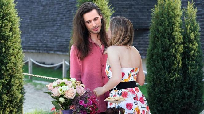 	Barwy szczęścia odc. 2776. Sofia (Valeri Guliaieva), Cezary (Marcel Opaliński) 